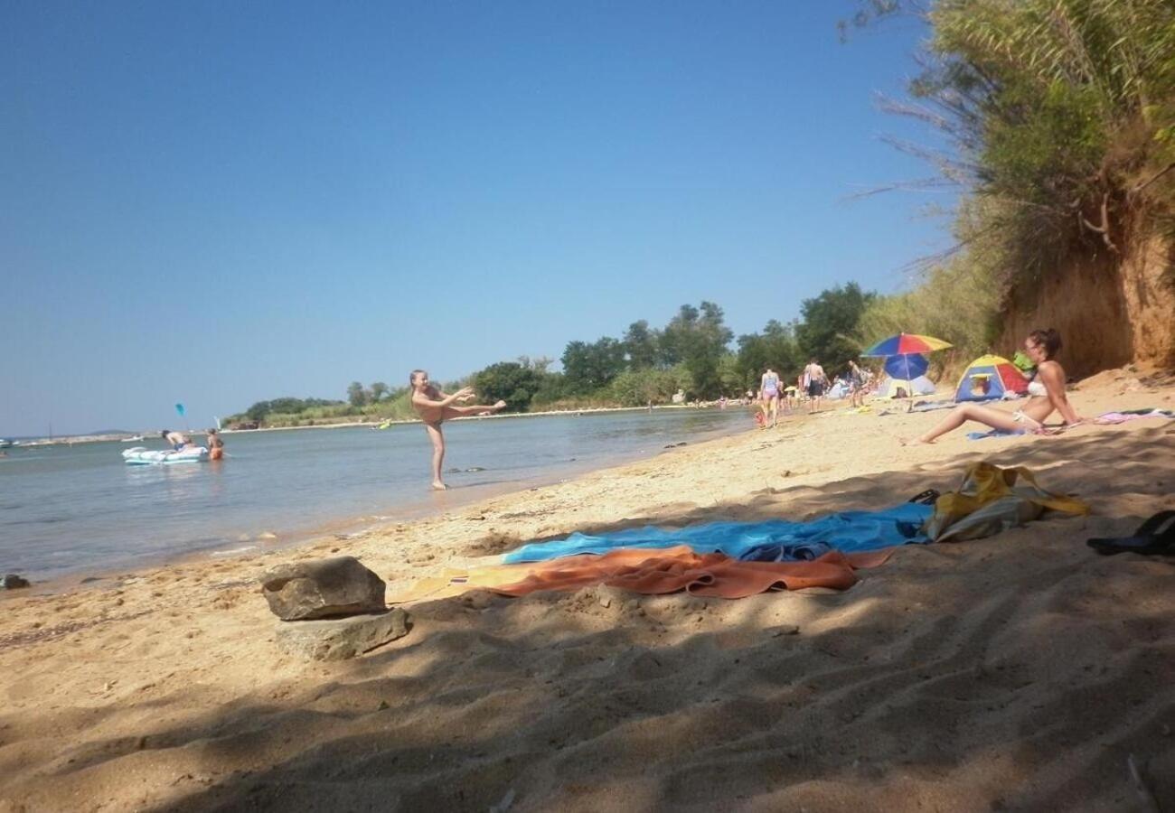 Apartments Dobri - 500M From Beach Nin Exterior photo
